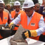 En mission officielle dans la province  du Kasaï Central, le Premier Ministre Jean-Michel Sama Lukonde a donné  le go pour le début des travaux de construction de nouveaux bâtiments de l'Université  de Kananga